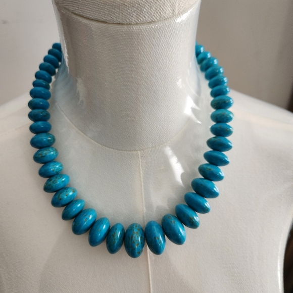 Turquoise Rondelle Graduated Beaded Necklace With Silver Plated Closure